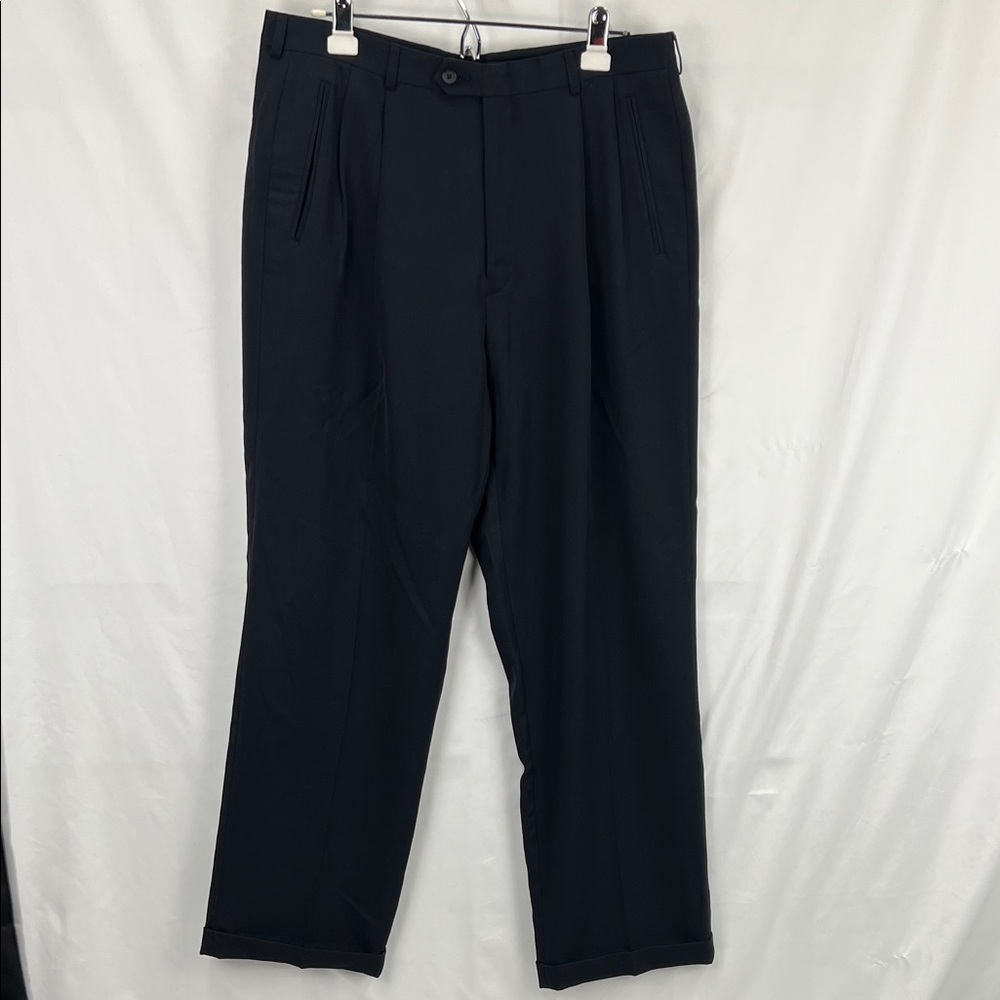 Haggar - Men’s dress Pants - Pleated - 36 x 32 - Black